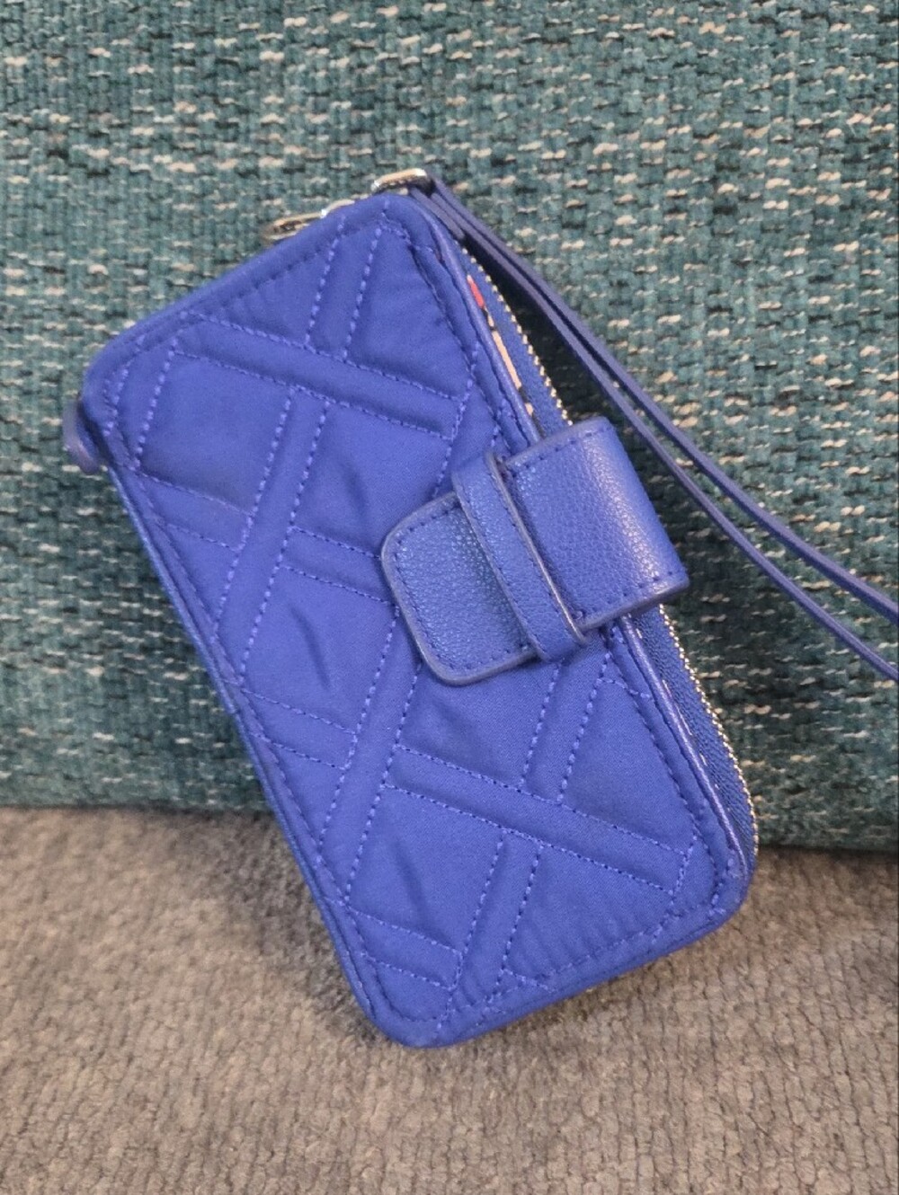 Vera Bradley RFID Smartphone Wristlet Wallet – Santiago Woven Blue Pattern